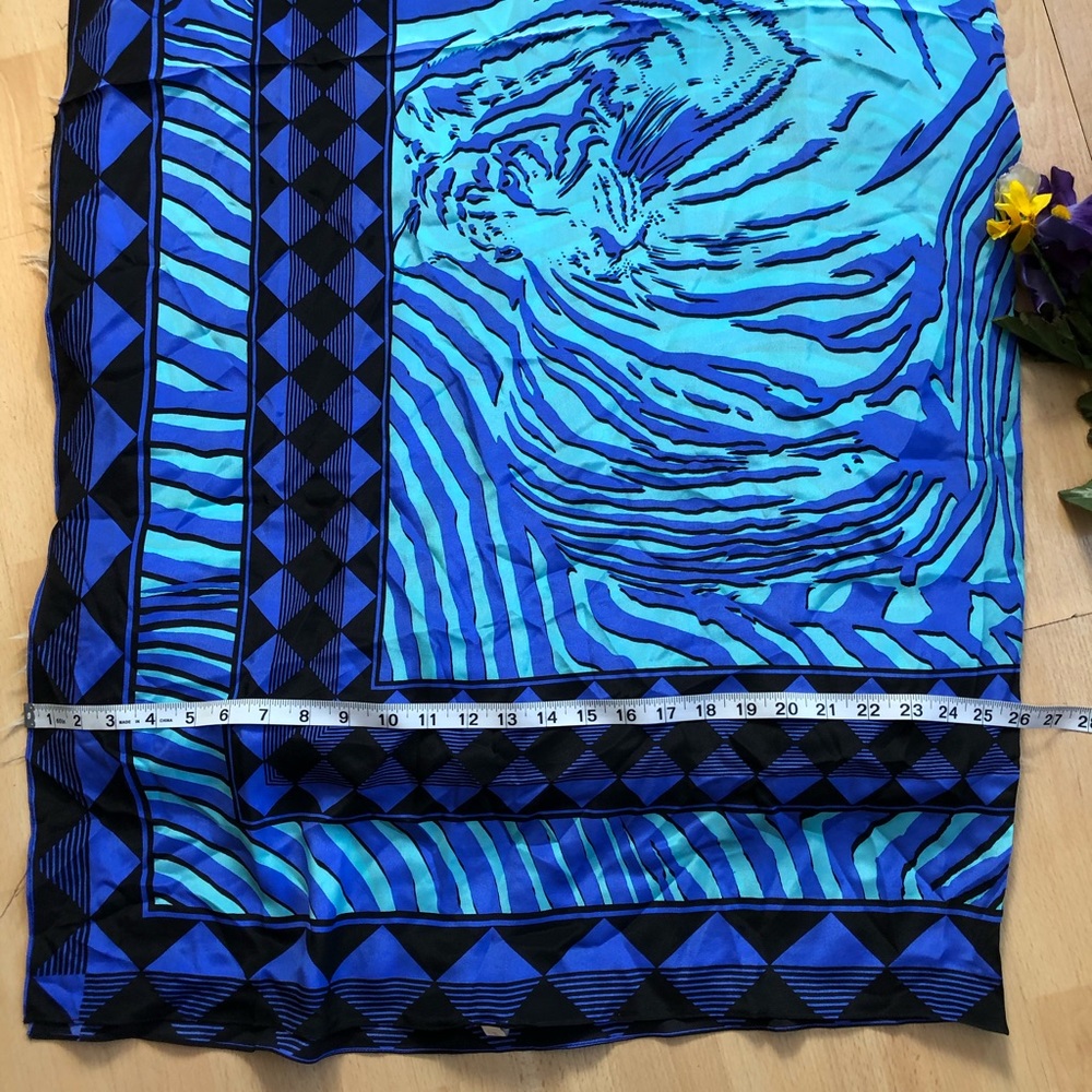 Large Scarf - image 4